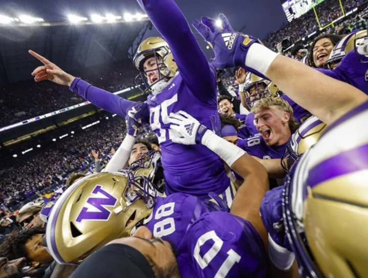 AP Top 25: No. 3 Washington, No. 5 Oregon move up, give Pac-12 2 in top 5 for 1st time since 2016