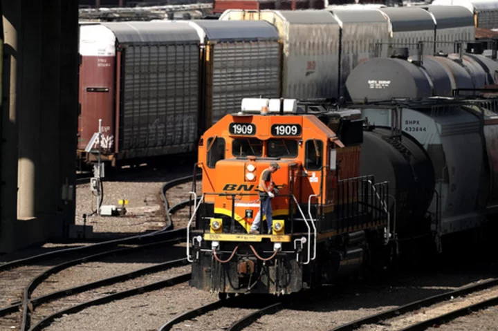 Kansas becomes the 10th state to require 2-person train crews, despite the industry's objections